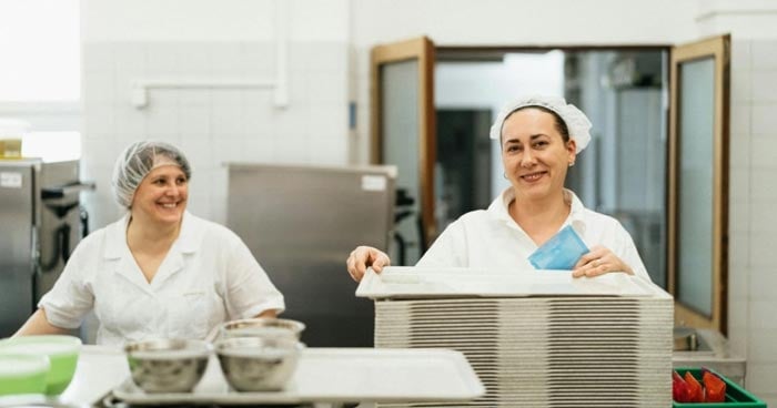 school cafeteria workers
